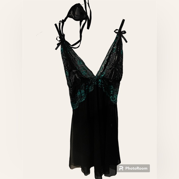 Lingerie - Picture 1 of 1